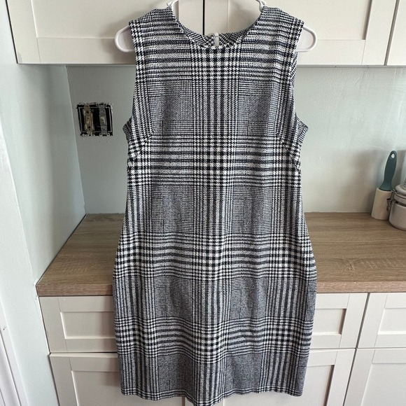 J. McLaughlin Dresses & Skirts - J.McLaughlin Houndstooth Plaid Urban Chic Sleeveless Shift Dress Sz L Stretch